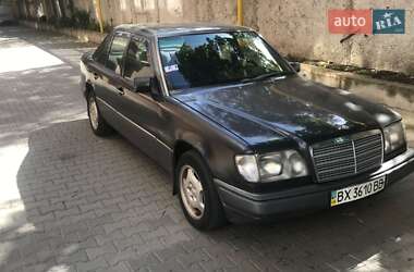Седан Mercedes-Benz E-Class 1990 в 