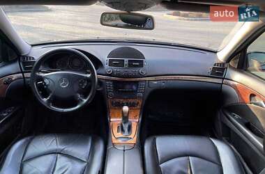 Седан Mercedes-Benz E-Class 2003 в 
