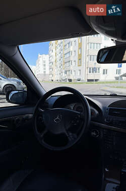 Седан Mercedes-Benz E-Class 2003 в 