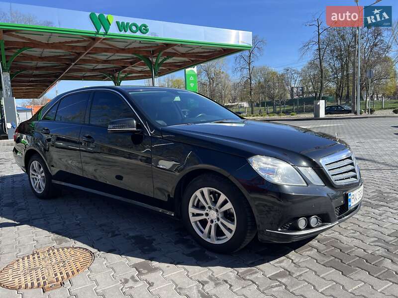 Седан Mercedes-Benz E-Class 2010 в Ровно