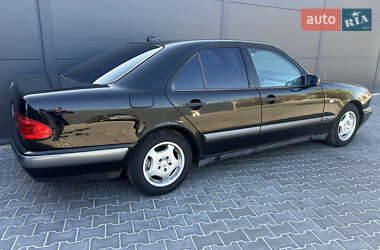 Седан Mercedes-Benz E-Class 1998 в 