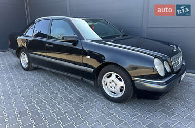 Седан Mercedes-Benz E-Class 1998 в 