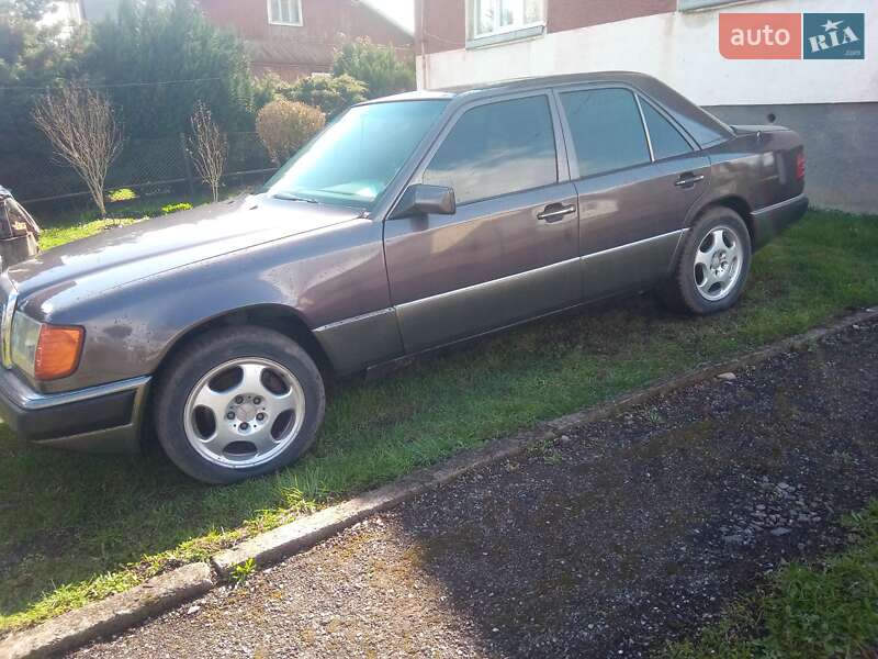 Mercedes-Benz E-Class 1990