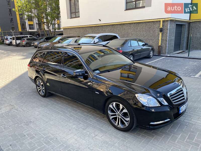 Універсал Mercedes-Benz E-Class 2011 в Івано-Франківську