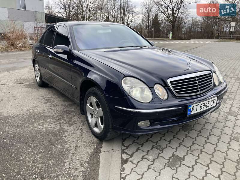 Седан Mercedes-Benz E-Class 2002 в 