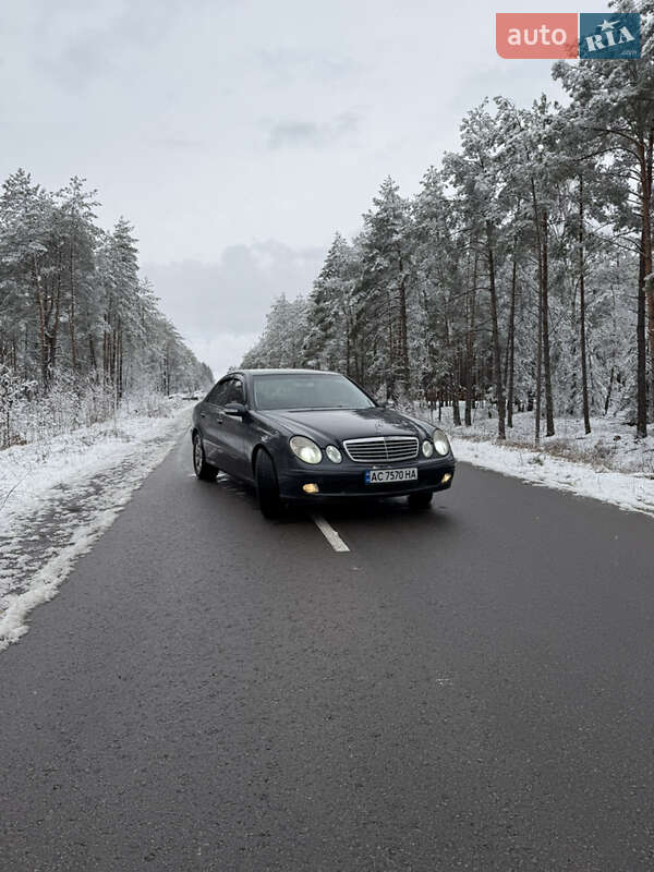 Седан Mercedes-Benz E-Class 2003 в 