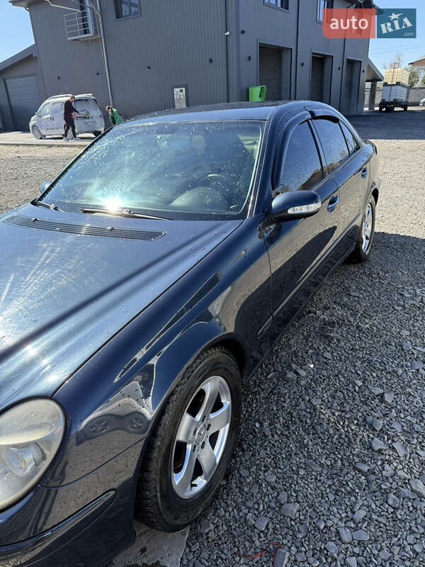 Седан Mercedes-Benz E-Class 2003 в Камне-Каширском
