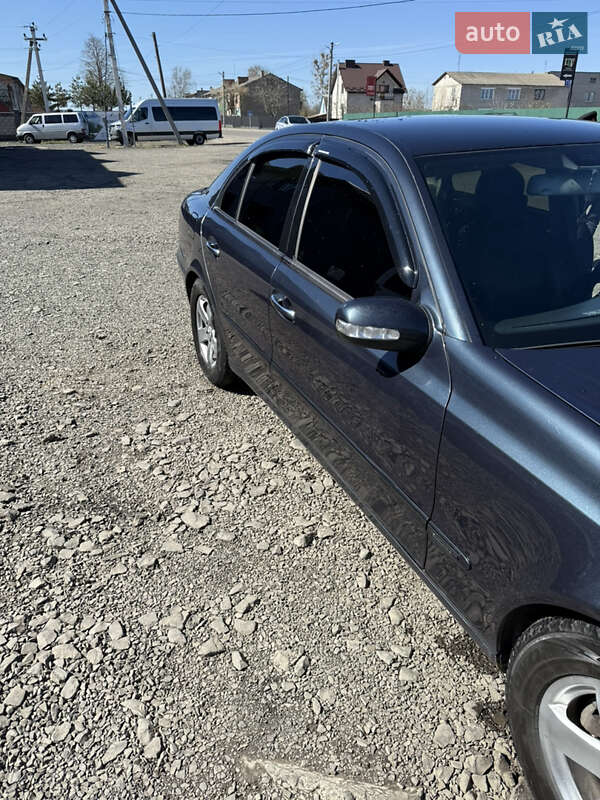 Седан Mercedes-Benz E-Class 2003 в Камне-Каширском