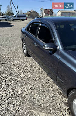 Седан Mercedes-Benz E-Class 2003 в 