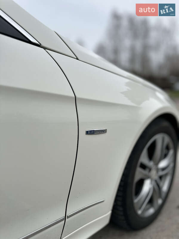 Купе Mercedes-Benz E-Class 2011 в Ровно фото 4 Купе Mercedes-Benz E-Class 2011 в Ровно