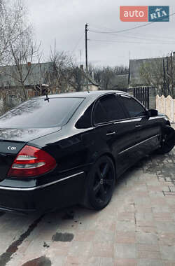 Седан Mercedes-Benz E-Class 2004 в 