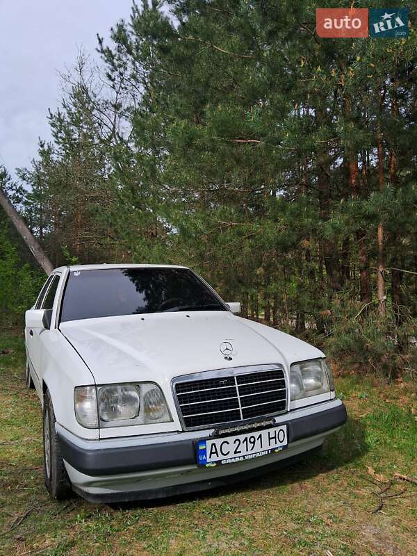 Седан Mercedes-Benz E-Class 1994 в Луцке