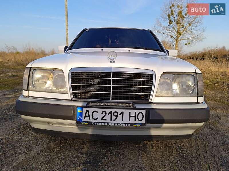 Седан Mercedes-Benz E-Class 1994 в Луцке
