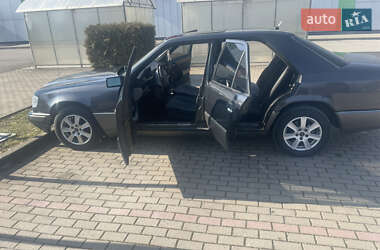 Седан Mercedes-Benz E-Class 1993 в 