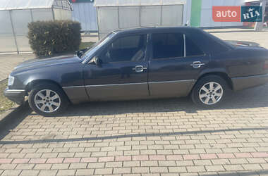 Седан Mercedes-Benz E-Class 1993 в 