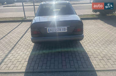 Седан Mercedes-Benz E-Class 1993 в 