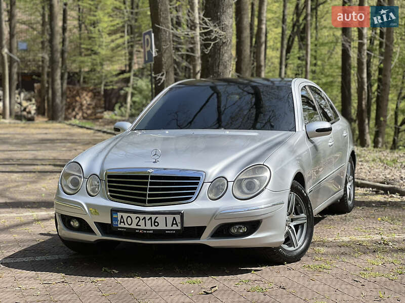 Седан Mercedes-Benz E-Class 2002 в 