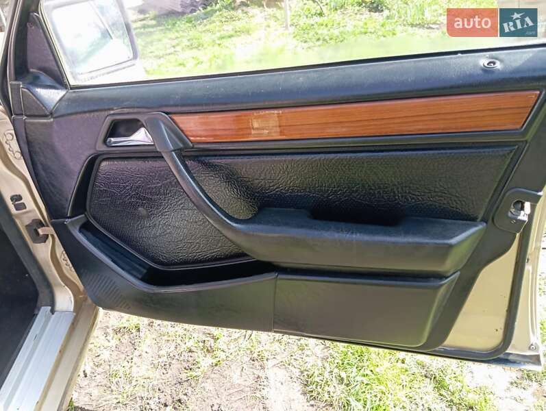 Седан Mercedes-Benz E-Class 1992 в Івано-Франківську фото 19 Седан Mercedes-Benz E-Class 1992 в Івано-Франківську