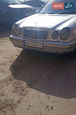 Седан Mercedes-Benz E-Class 1998 в 