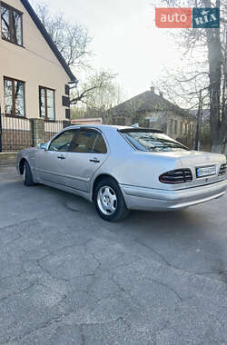 Седан Mercedes-Benz E-Class 1996 в 