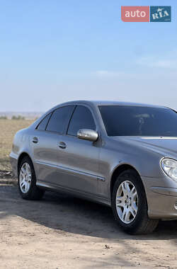 Седан Mercedes-Benz E-Class 2003 в 