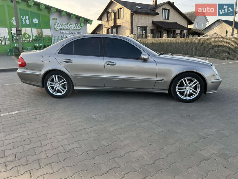 Седан Mercedes-Benz E-Class 2005 в 