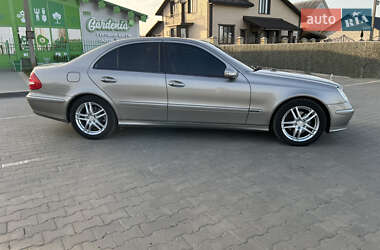 Седан Mercedes-Benz E-Class 2005 в 