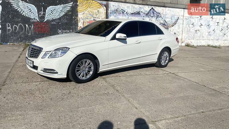 Седан Mercedes-Benz E-Class 2010 в Запоріжжі фото 4 Седан Mercedes-Benz E-Class 2010 в Запоріжжі