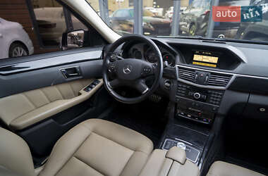 Седан Mercedes-Benz E-Class 2010 в 