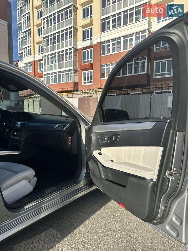 Седан Mercedes-Benz E-Class 2013 в Умані