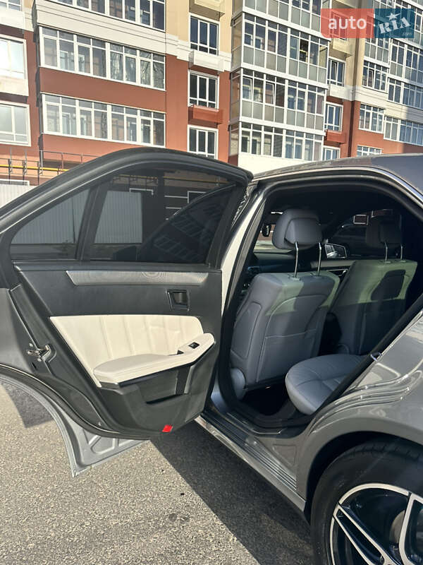 Седан Mercedes-Benz E-Class 2013 в Умані