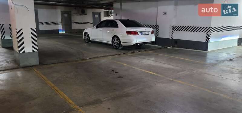 Седан Mercedes-Benz E-Class 2015 в Одесі