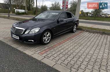 Седан Mercedes-Benz E-Class 2010 в 