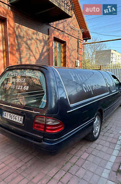 Катафалк Mercedes-Benz E-Class 2001 в 