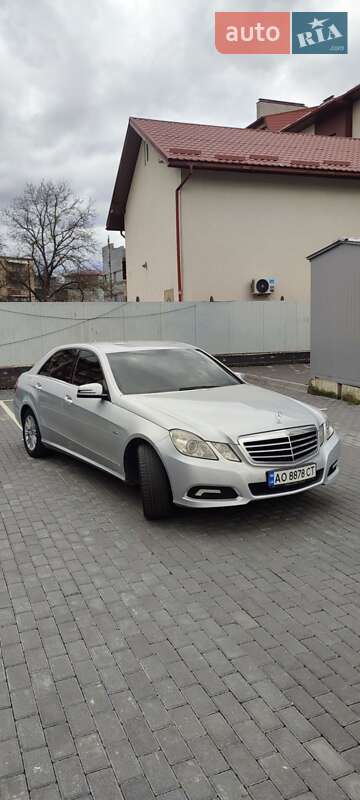 Седан Mercedes-Benz E-Class 2009 в 