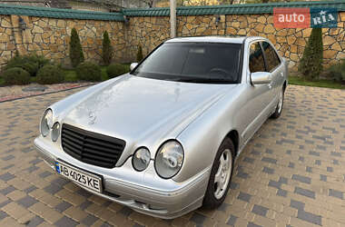 Седан Mercedes-Benz E-Class 2001 в 