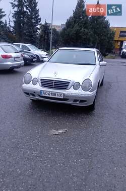 Седан Mercedes-Benz E-Class 2001 в 