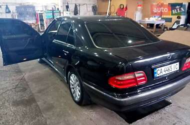Седан Mercedes-Benz E-Class 2000 в 