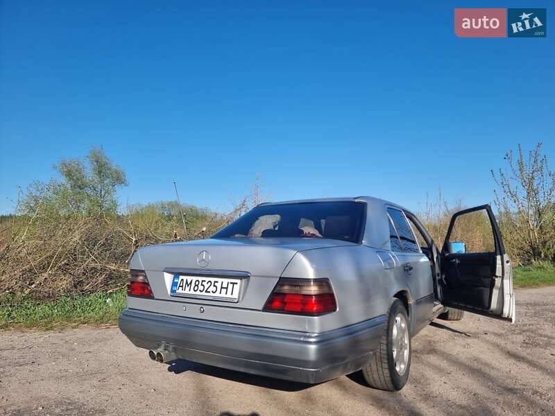 Седан Mercedes-Benz E-Class 1995 в Коростишеві
