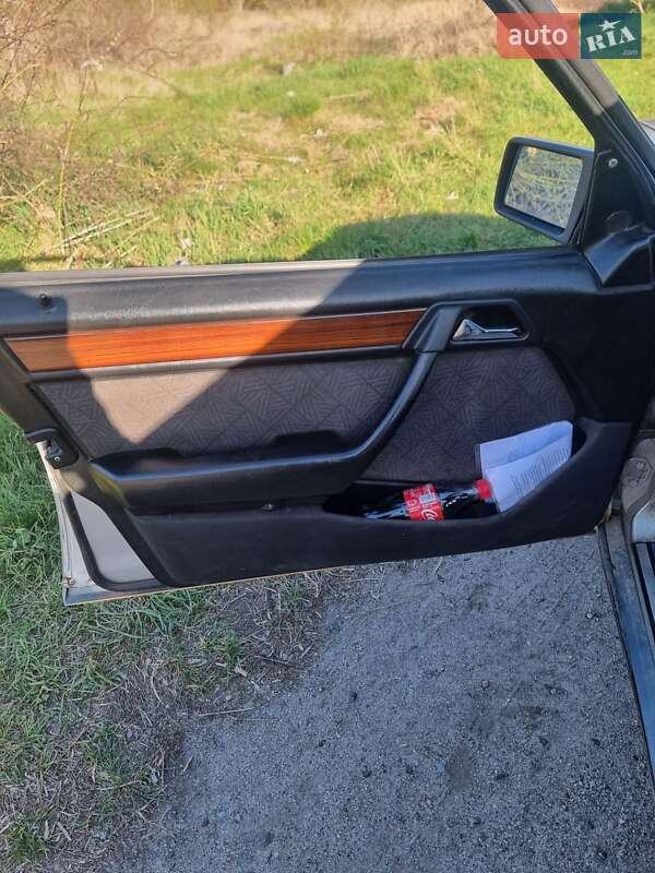 Седан Mercedes-Benz E-Class 1995 в Коростишеві