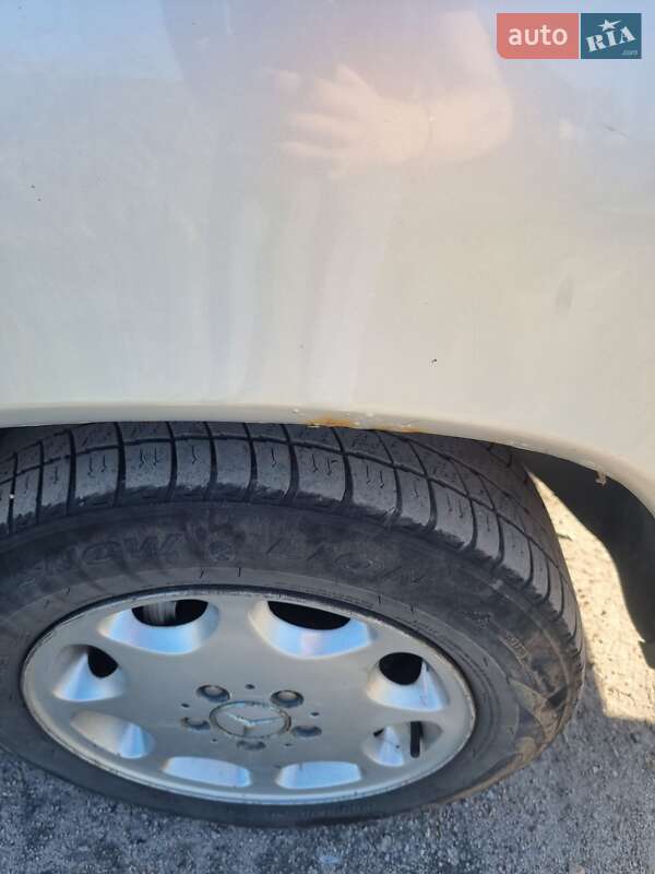 Седан Mercedes-Benz E-Class 1995 в Коростишеві