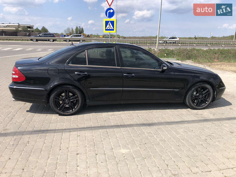 Седан Mercedes-Benz E-Class 2005 в Львові