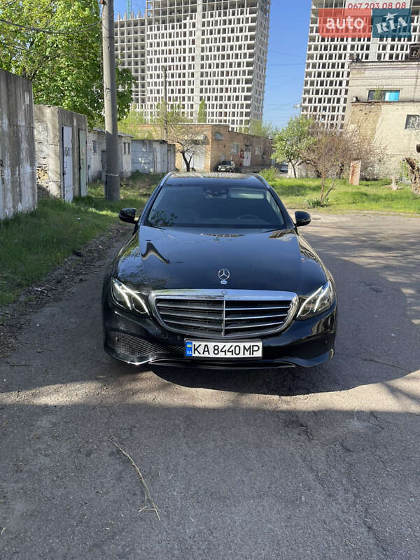 Универсал Mercedes-Benz E-Class 2016 в Киеве