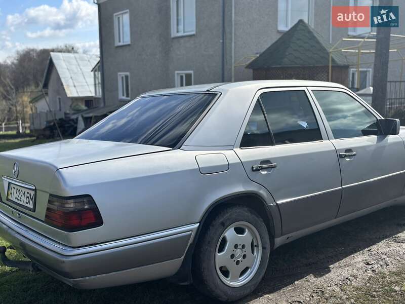 Седан Mercedes-Benz E-Class 1995 в Рогатині