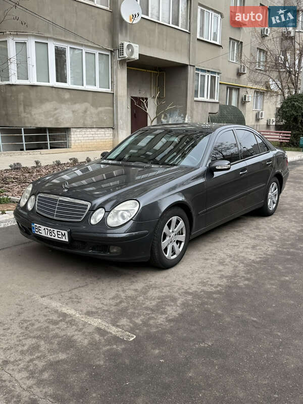 Mercedes-Benz E-Class 2004
