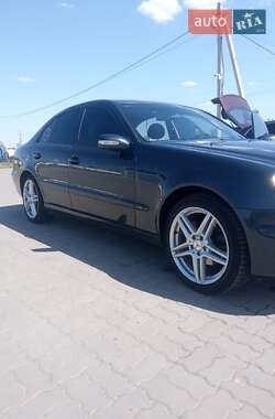 Седан Mercedes-Benz E-Class 2002 в 