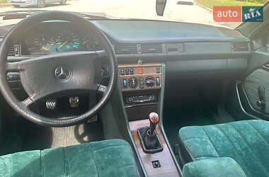 Седан Mercedes-Benz E-Class 1989 в 
