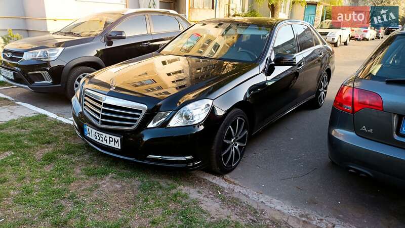 Седан Mercedes-Benz E-Class 2012 в 