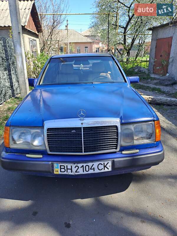 Седан Mercedes-Benz E-Class 1985 в Подільську