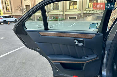 Седан Mercedes-Benz E-Class 2012 в 